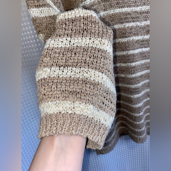 Women’s Jones New York Tan‎ with white straps knitted sweater size medium - Picture 6 of 8